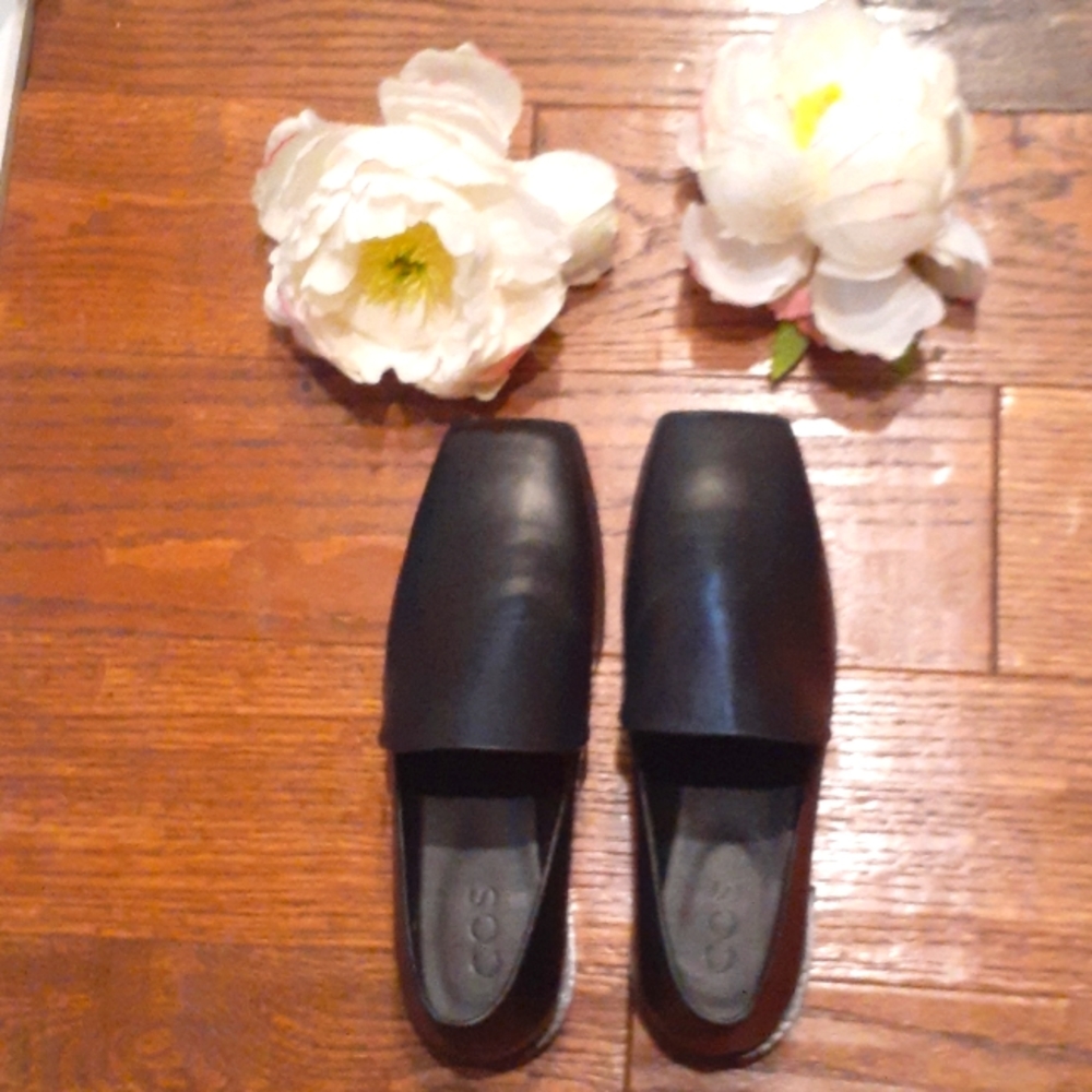 Cos black leather loafers